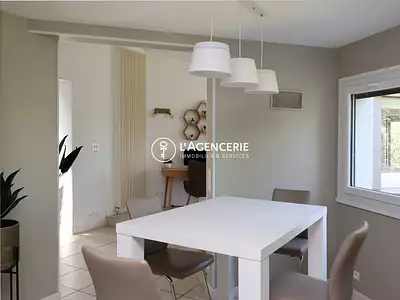 Maison, 240 m²