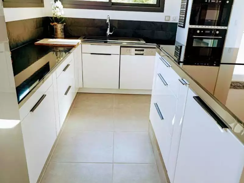 Maison, 225 m²