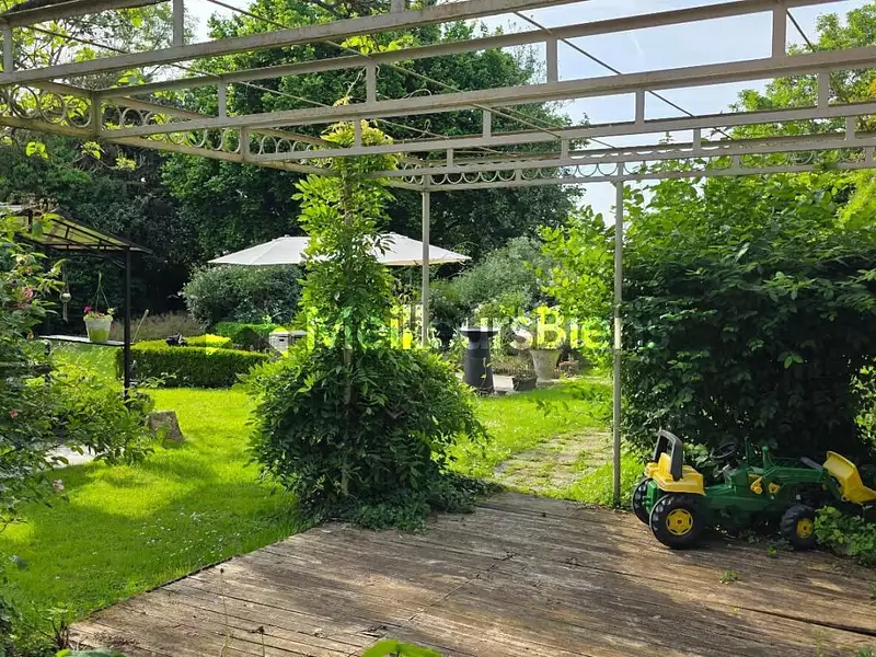 Maison, 275 m²