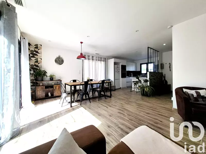 Maison, 99 m²