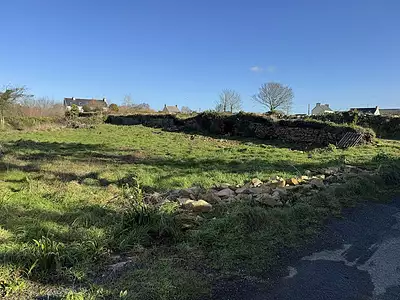 Terrain, 608 m²