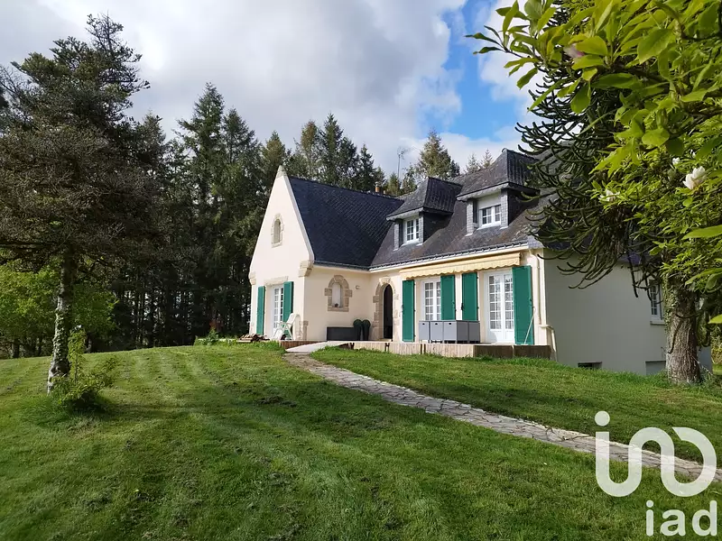 Maison, 196 m²