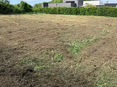 Terrain, 700 m²