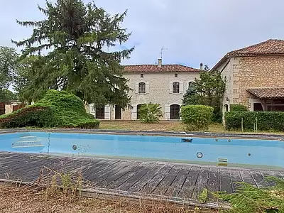 Maison, 225 m²
