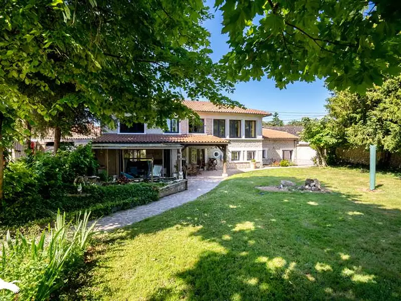 Maison, 255 m²