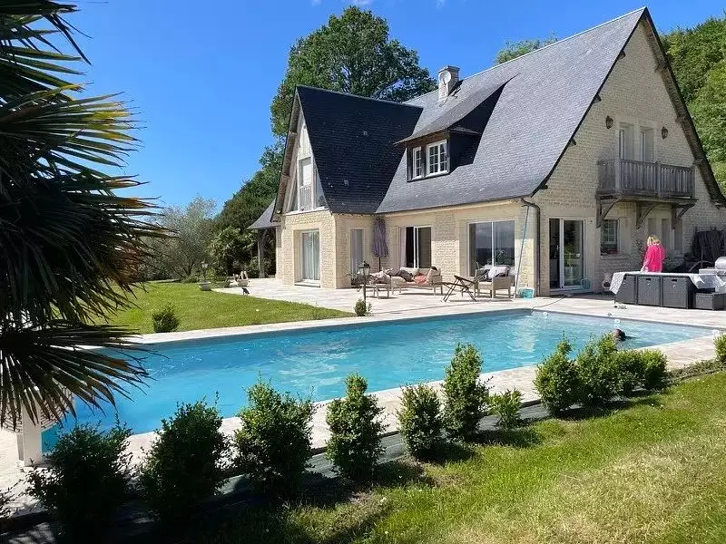 Maison, 230 m²