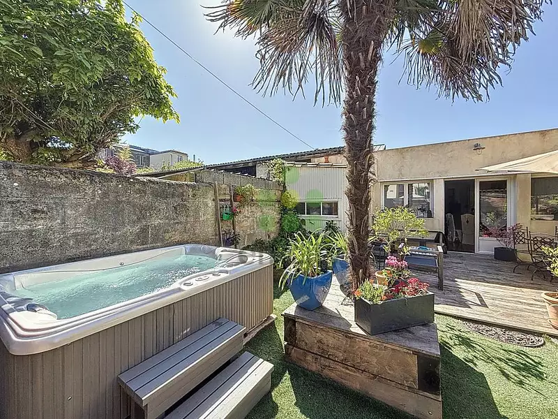 Maison, 220 m²