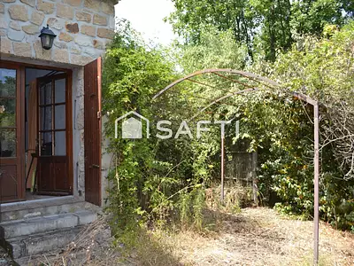 Maison, 696 m²