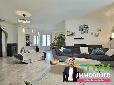 Maison, 245 m²