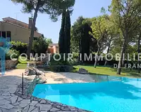 Maison, 261 m²