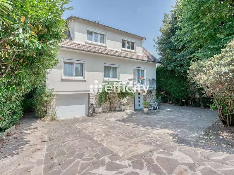 Maison, 165 m²
