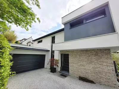Maison, 221 m²