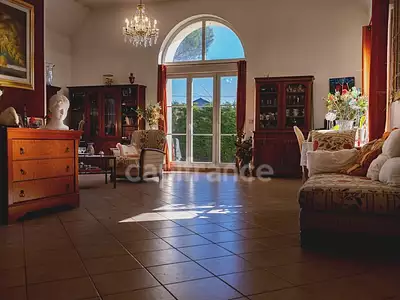 Maison, 250 m²