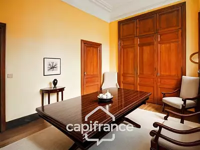 Maison, 570 m²