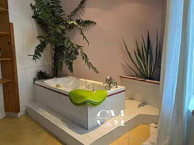 Maison, 585 m²