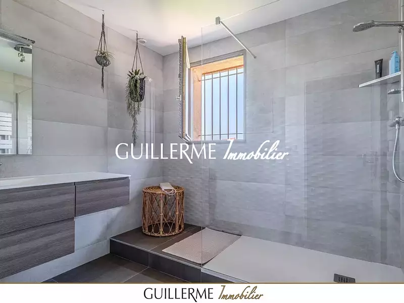 Maison, 168 m²