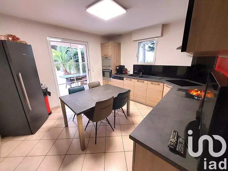 Maison, 180 m²