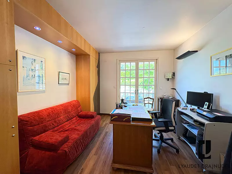 Maison, 244 m²