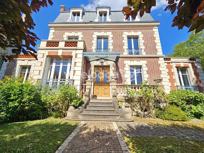 Maison, 250 m²
