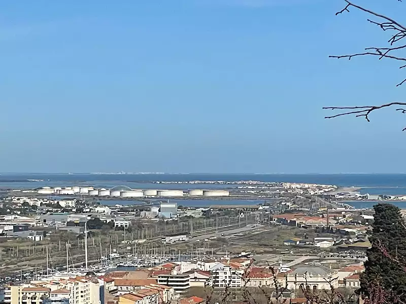 Terrain, 835 m²