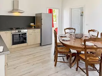 Maison, 1 225 m²