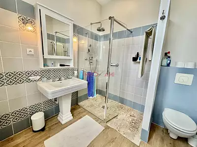 Maison, 245 m²