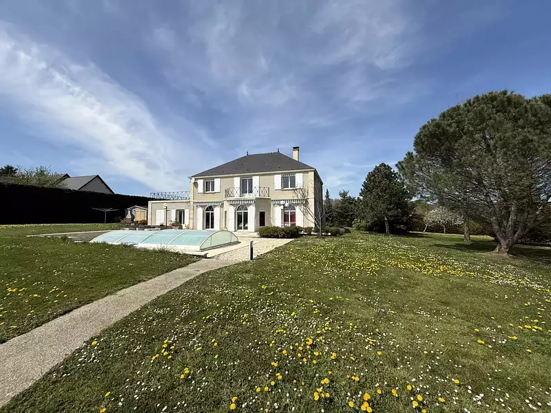 Maison, 240 m²