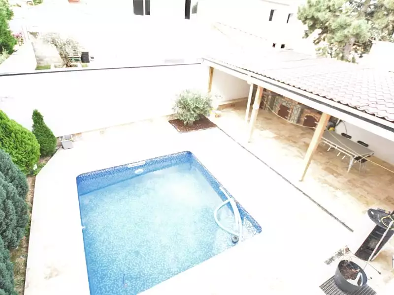 Maison, 148 m²