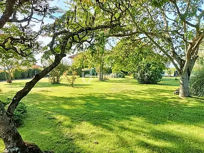 Maison, 242 m²