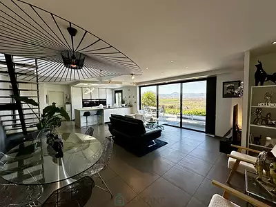 Maison, 166 m²