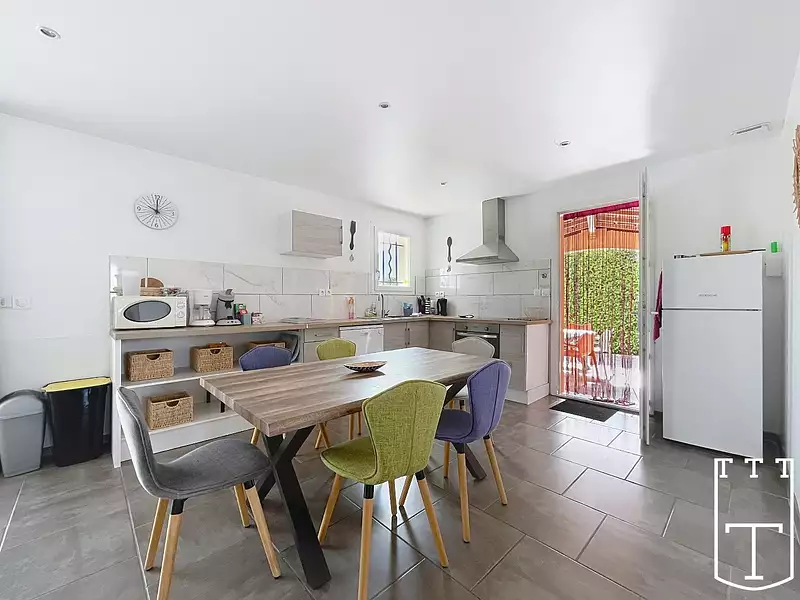 Maison, 240 m²