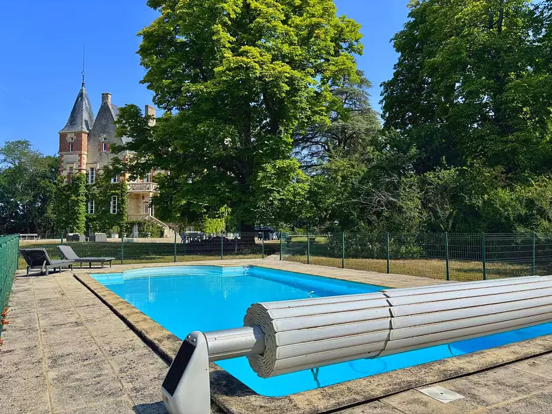 Maison, 329,9 m²