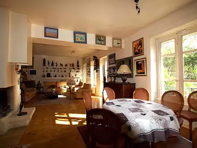 Maison, 244 m²