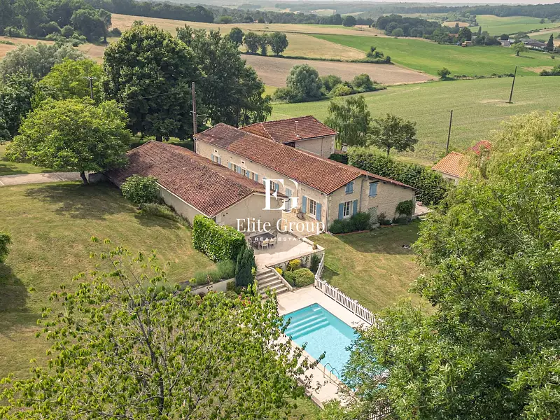 Maison, 238 m²