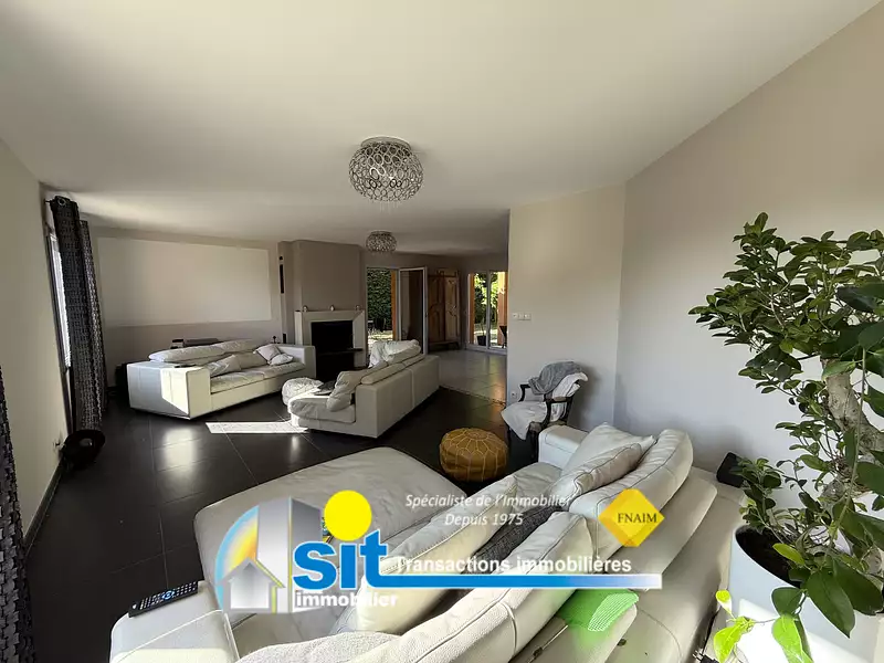 Maison, 300 m²