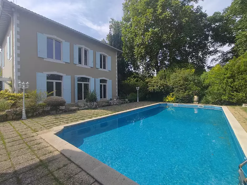 Maison, 256 m²