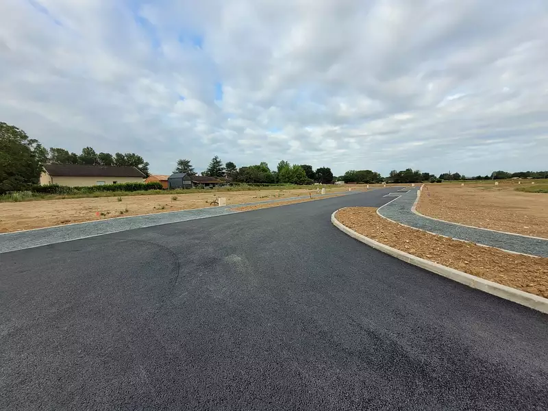 Terrain, 618 m²
