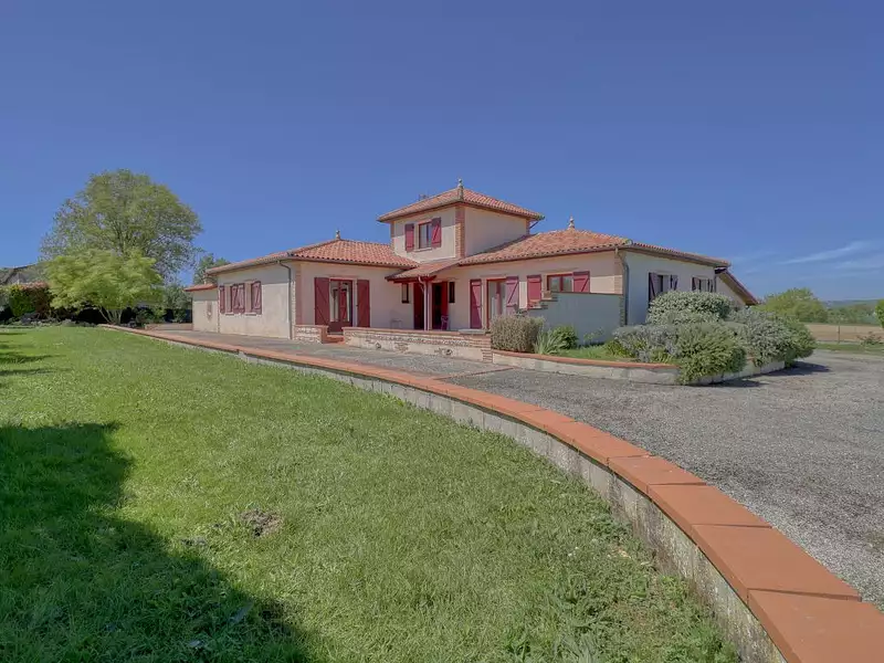 Maison, 254 m²