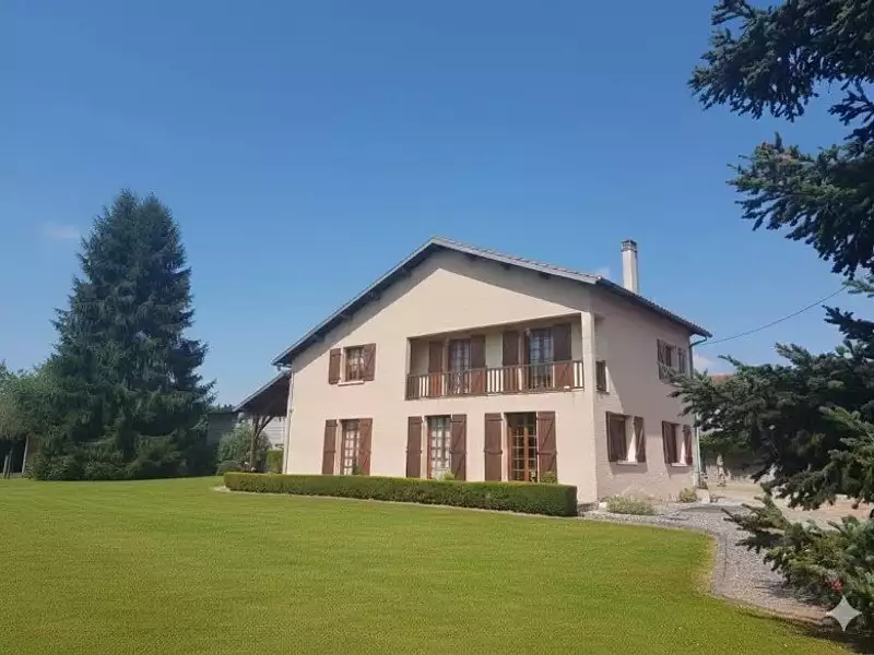 Maison, 225 m²