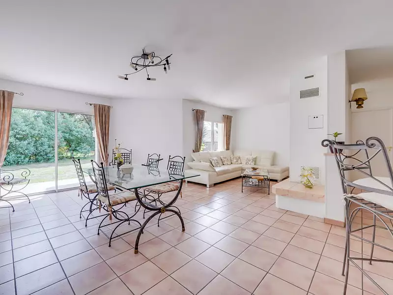 Maison, 145 m²