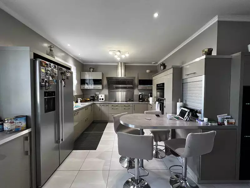 Maison, 168 m²