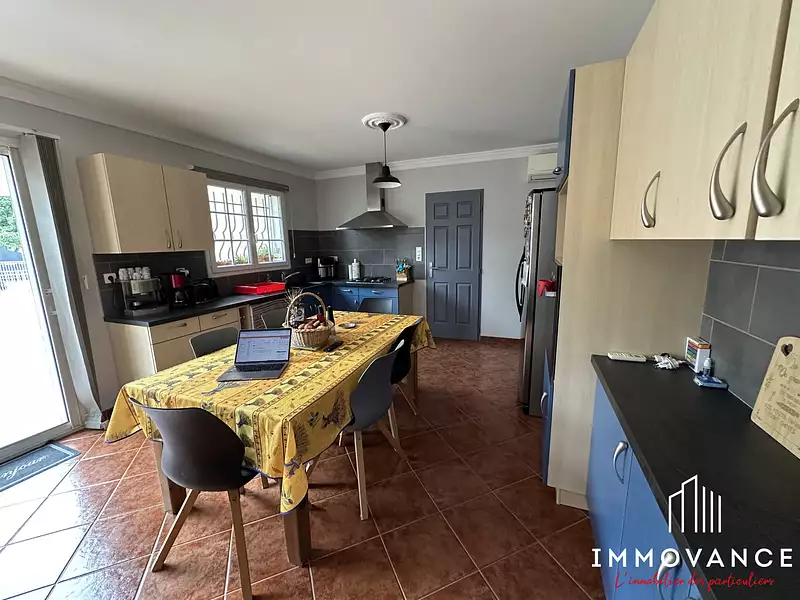 Maison, 169 m²