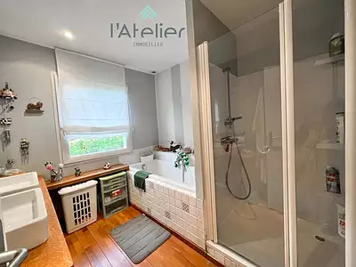 Maison, 221 m²