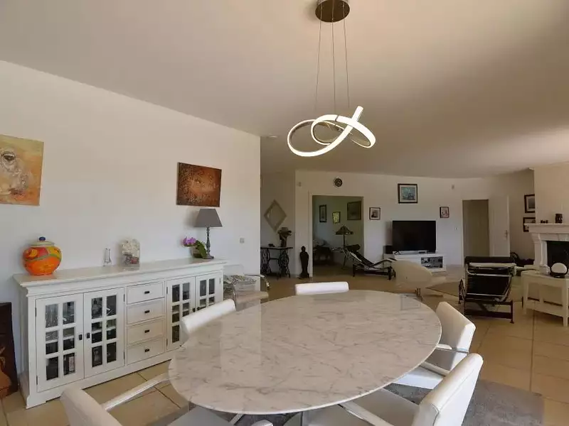 Maison, 185 m²