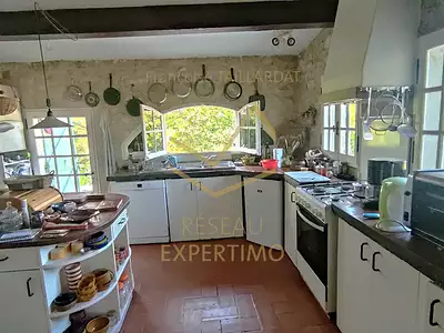 Maison, 221 m²