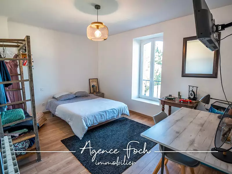 Maison, 240 m²