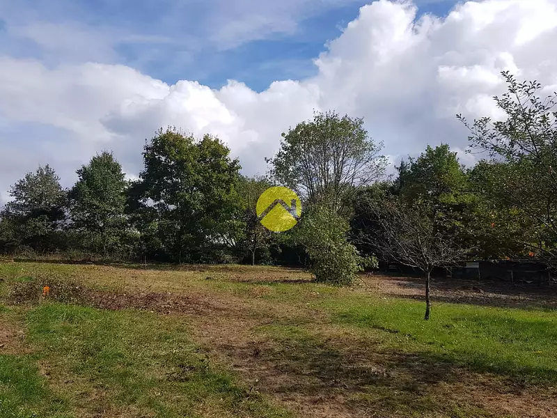 Terrain, 1 800 m²