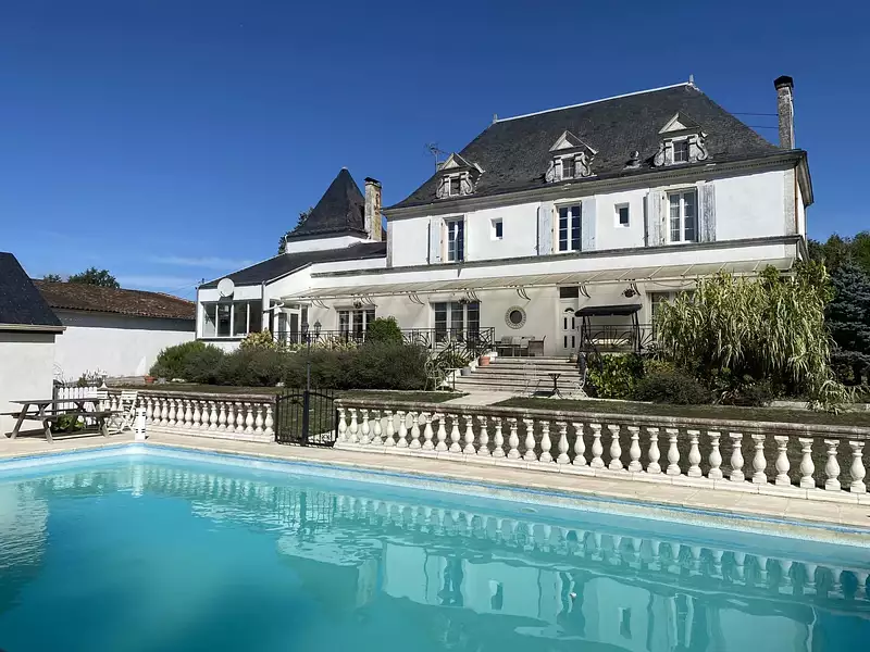Maison, 285 m²