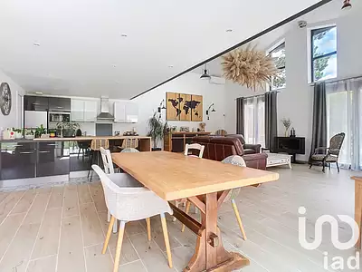 Maison, 240 m²
