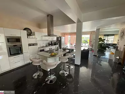 Maison, 214 m²